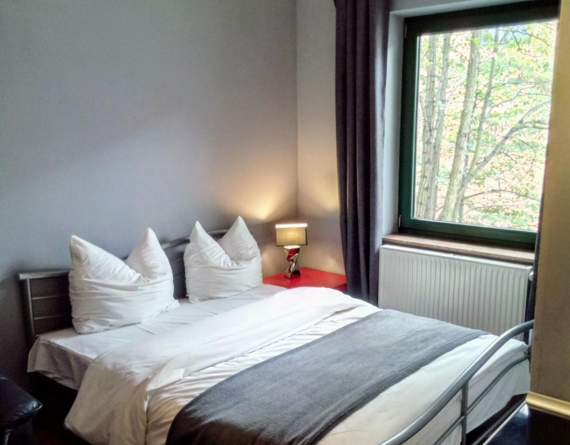 Apartamenty Krzywe Okna Zielona Góra Exterior foto