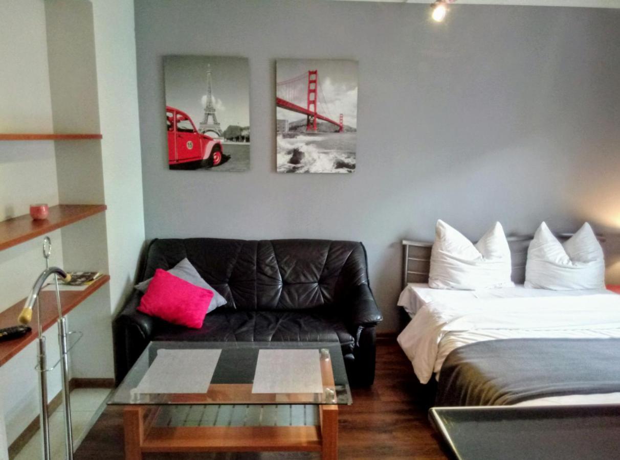 Apartamenty Krzywe Okna Zielona Góra Exterior foto