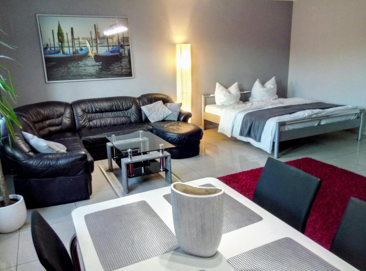 Apartamenty Krzywe Okna Zielona Góra Exterior foto